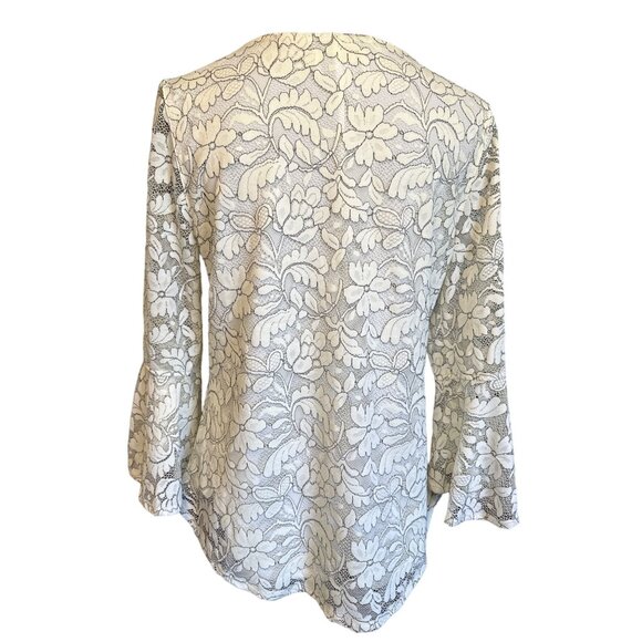 💖Elle Womens Floral Lace Bell Sleeve Top Medium - Picture 2 of 6